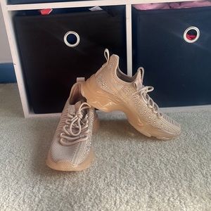 Steve Madden tan